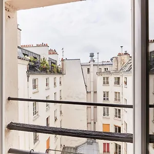 Montmartre - Rue Richer Apartment